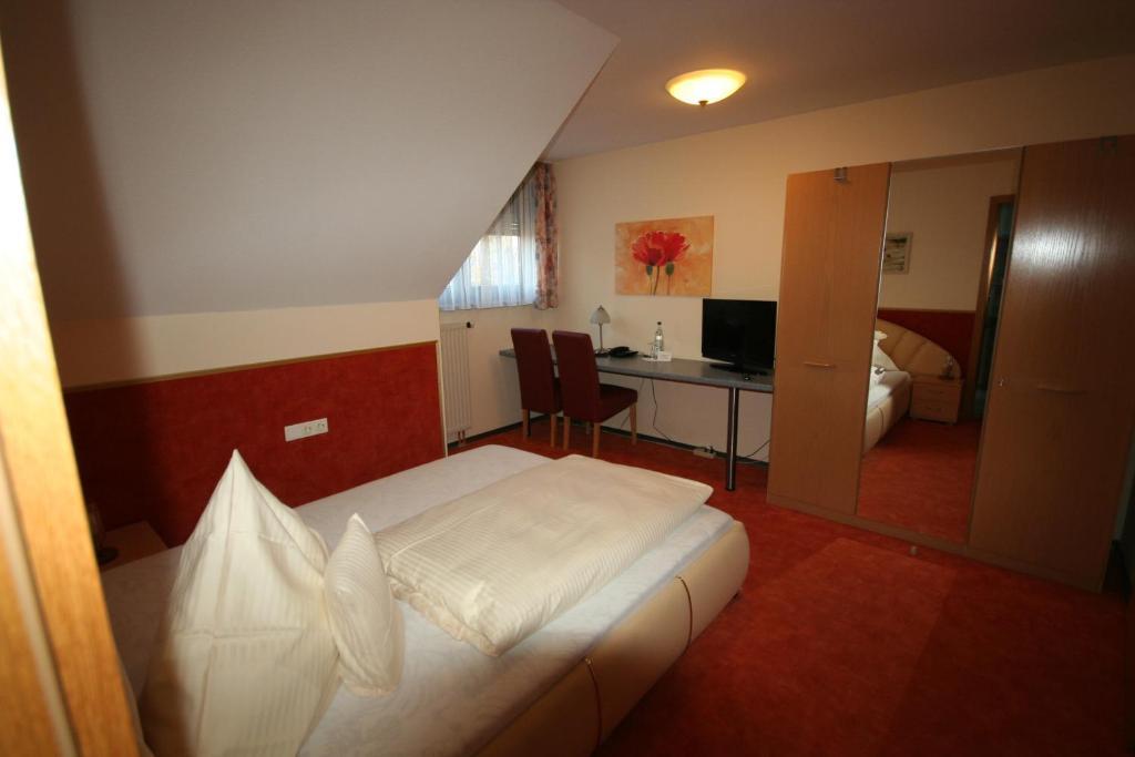 Hotel Fausel Göppingen Zimmer foto