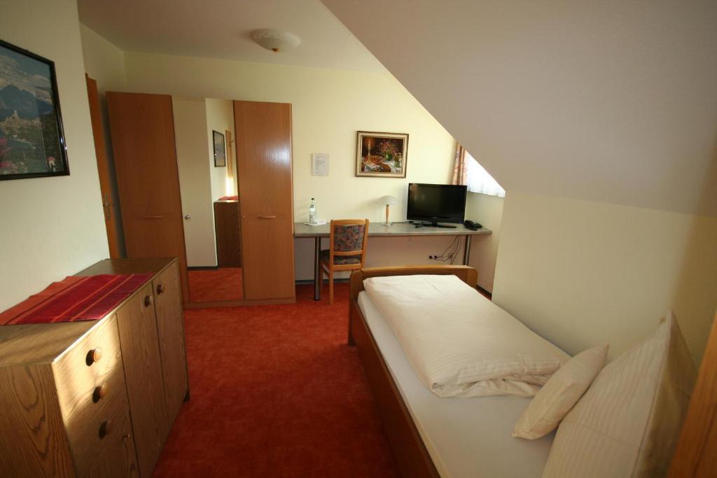 Hotel Fausel Göppingen Zimmer foto